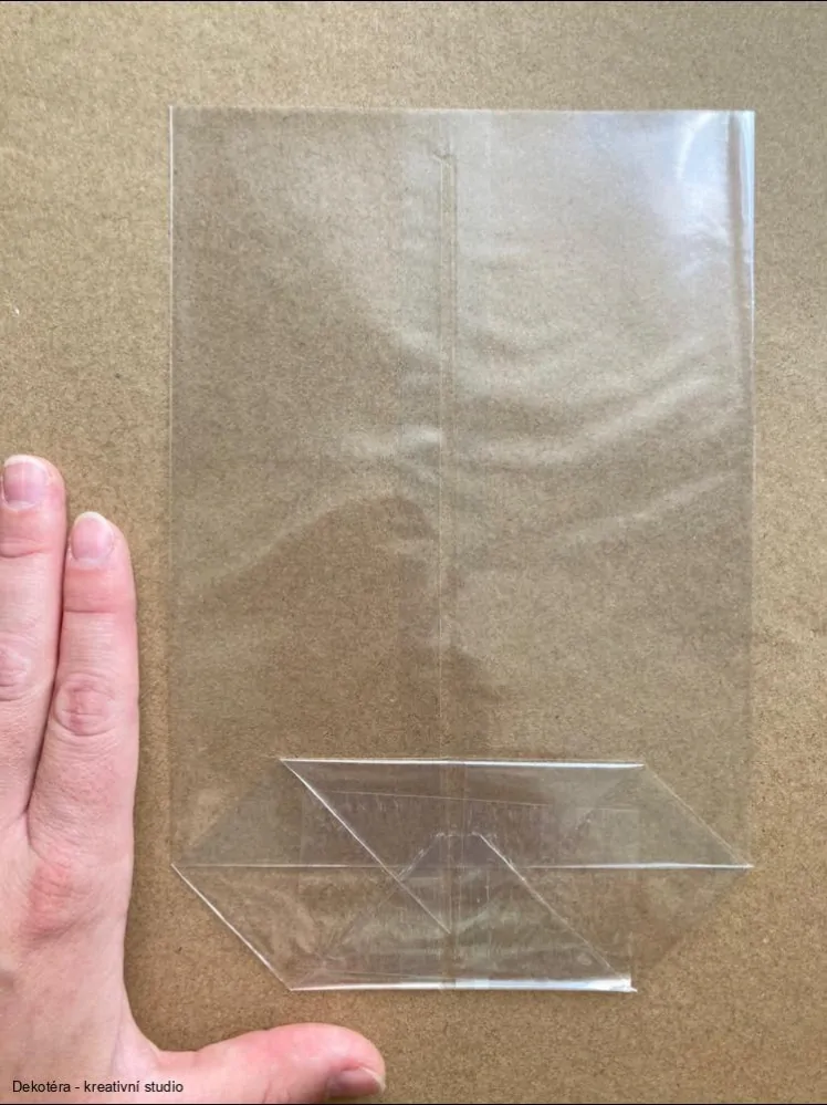 Celofánový sáček s křížovým dnem 14 * 21 cm